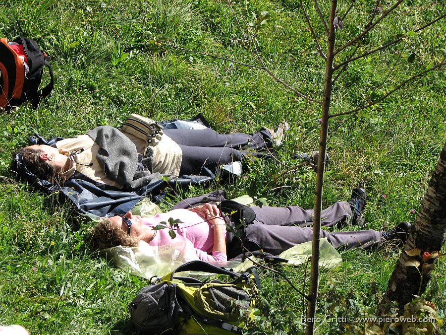 pusdosso 052.jpg - Sorpresa: buona pennikella,  care amiche...da Marinetta! Voilà!